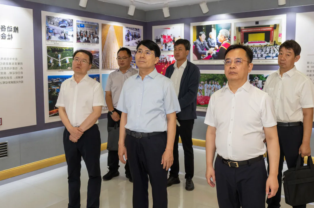 马学良调研铸牢中华民族共同体意识工作